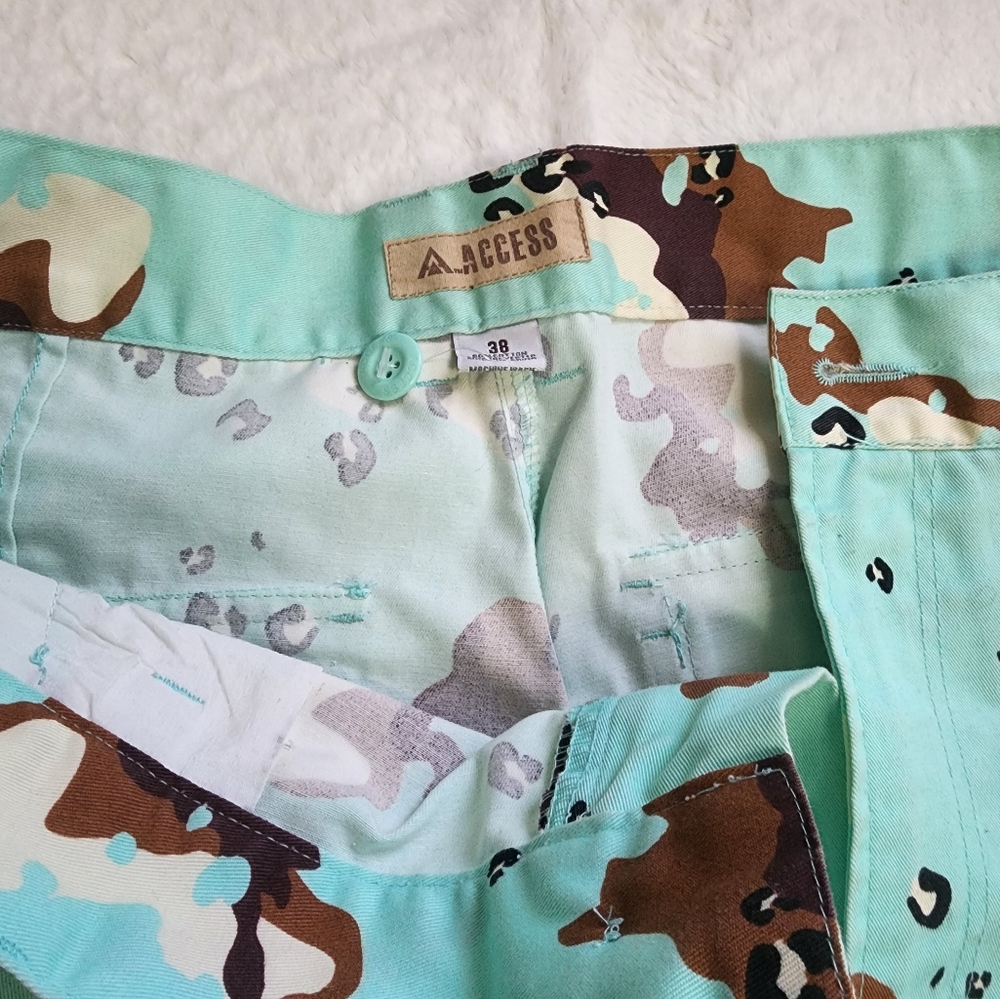 Shorts - Picture 4 of 4